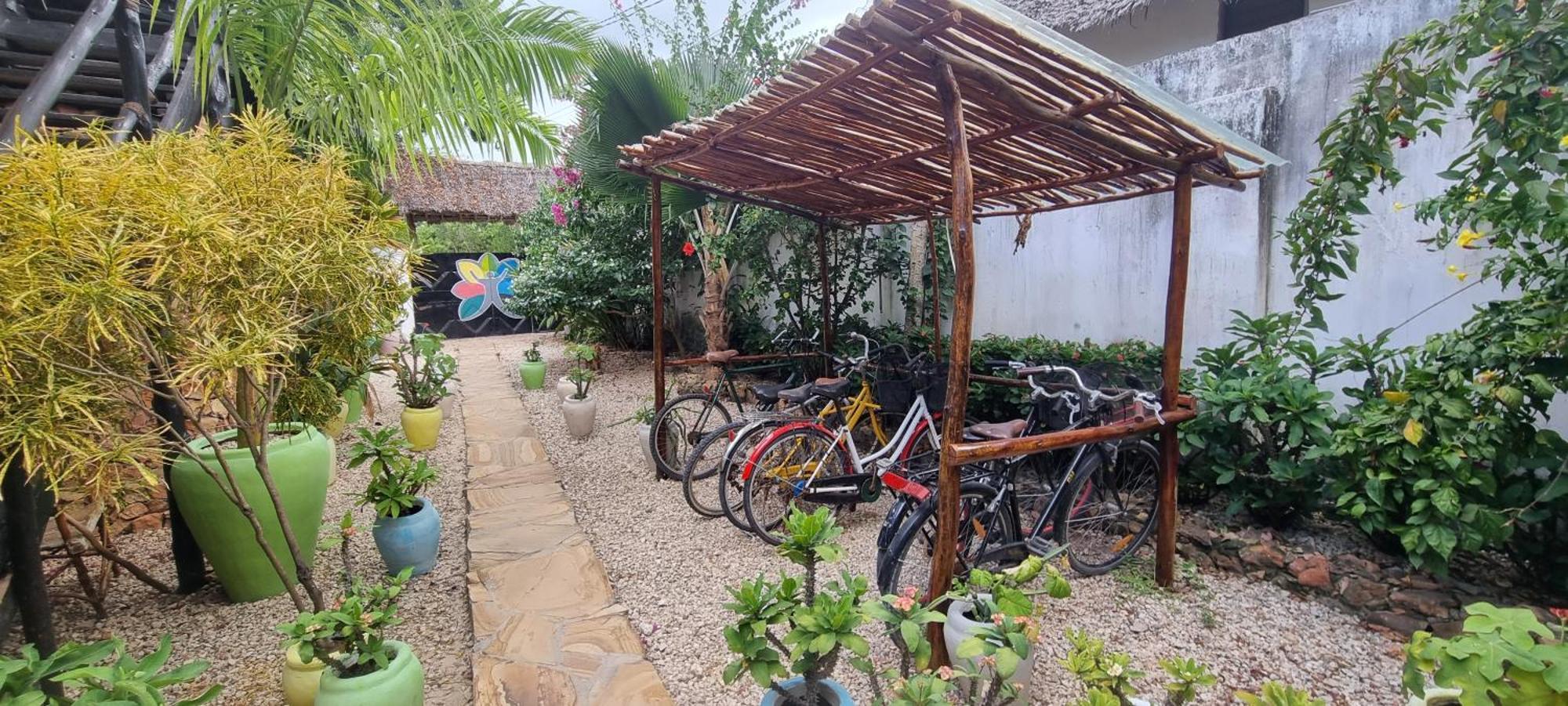 Salama & Mbuyuni Bungalows 마템웨 외부 사진